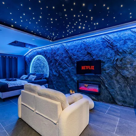 Le Celeste - Romantique Immersive Climatisee, Sauna Et Privatif * Lesparre-Médoc