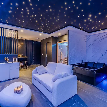 Hodinový hotel Le Celeste - Romantique Immersive Climatisee, Sauna Et Privatif Lesparre-Médoc