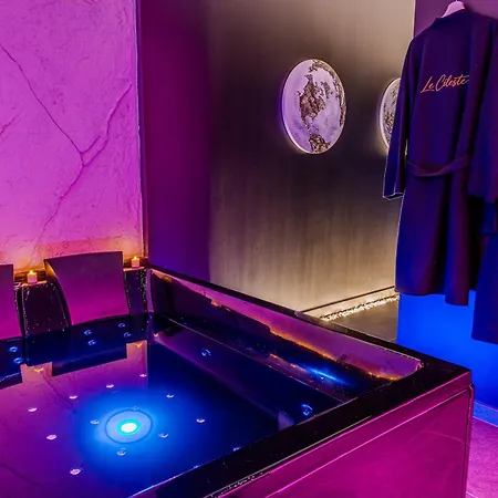 Le Celeste - Romantique Immersive Climatisee, Sauna Et Privatif 러브호텔 Lesparre-Médoc